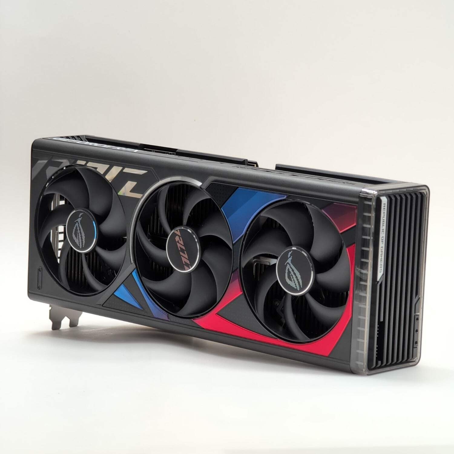 เอ. ข้อเสนอพิเศษ: การ์ดจอ Asus - Rtx 4090 24Gb Gddr6X บทวิจารณ์และราคา